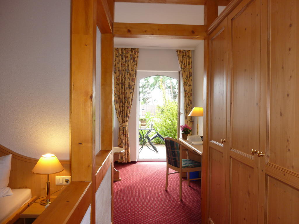 Landhaus Mueritzgarten Hotel Garni Robel Room photo