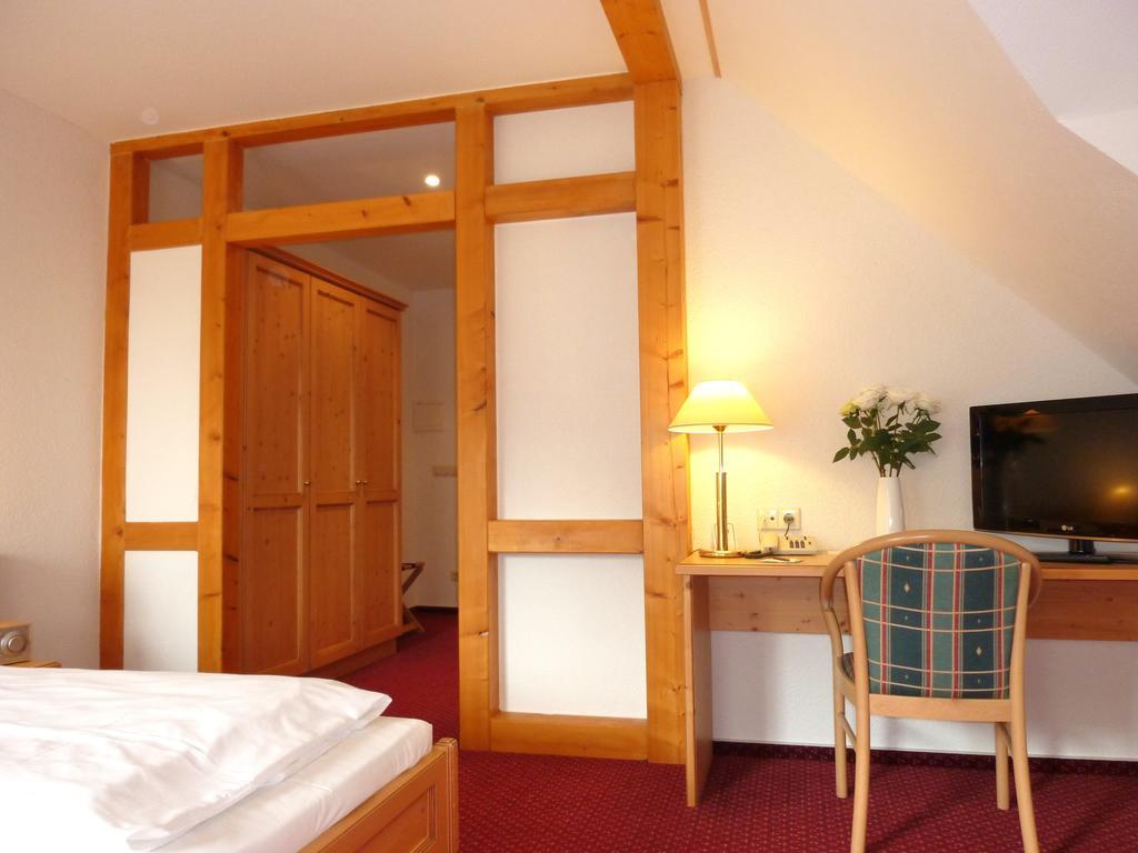 Landhaus Mueritzgarten Hotel Garni Robel Room photo